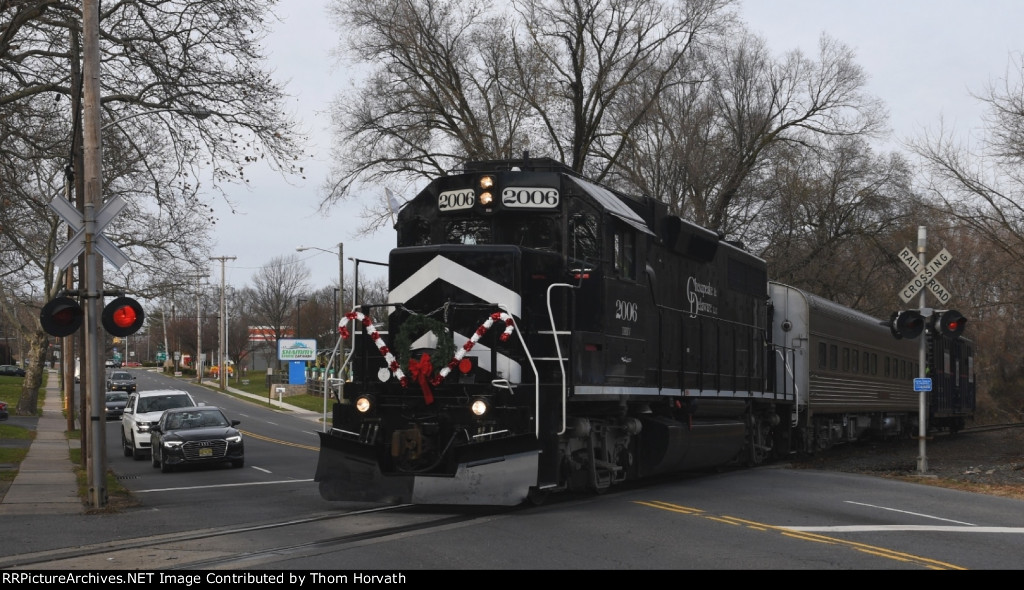 DDRV's Toys for Tots train crosses Rosenberry St. heading for PU Tower